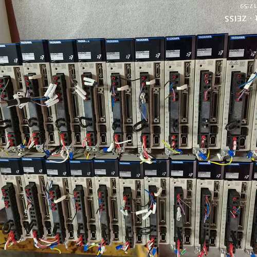 安川伺服驱动器SGD7S-1R6A00A002SGD7S-2R8A00A002SGD7S-5R5A00A0