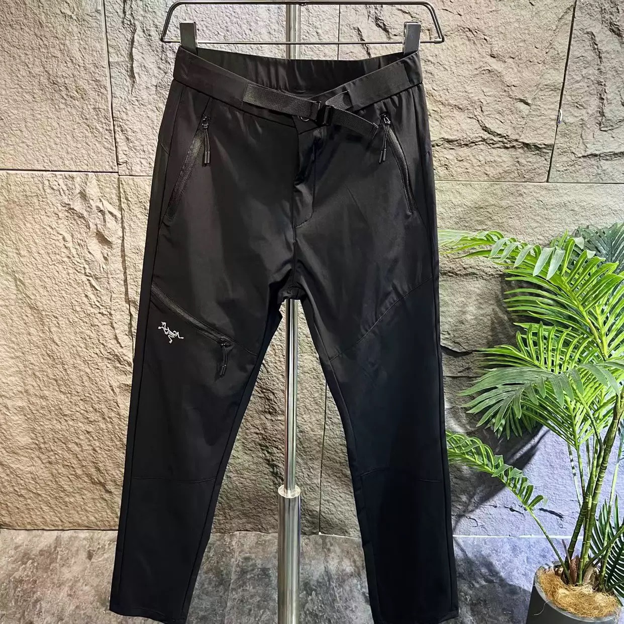 秋冬新款刺绣男裤速干机能3D立挺防泼水黑色休闲拉链长裤商务裤子