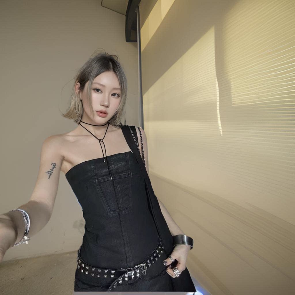 2025年夏季新款黑色美式复古辣妹设计感牛仔抹胸无肩带修身上衣