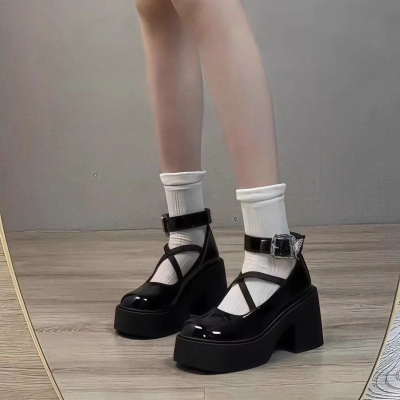粗跟圆头浅口小皮鞋女