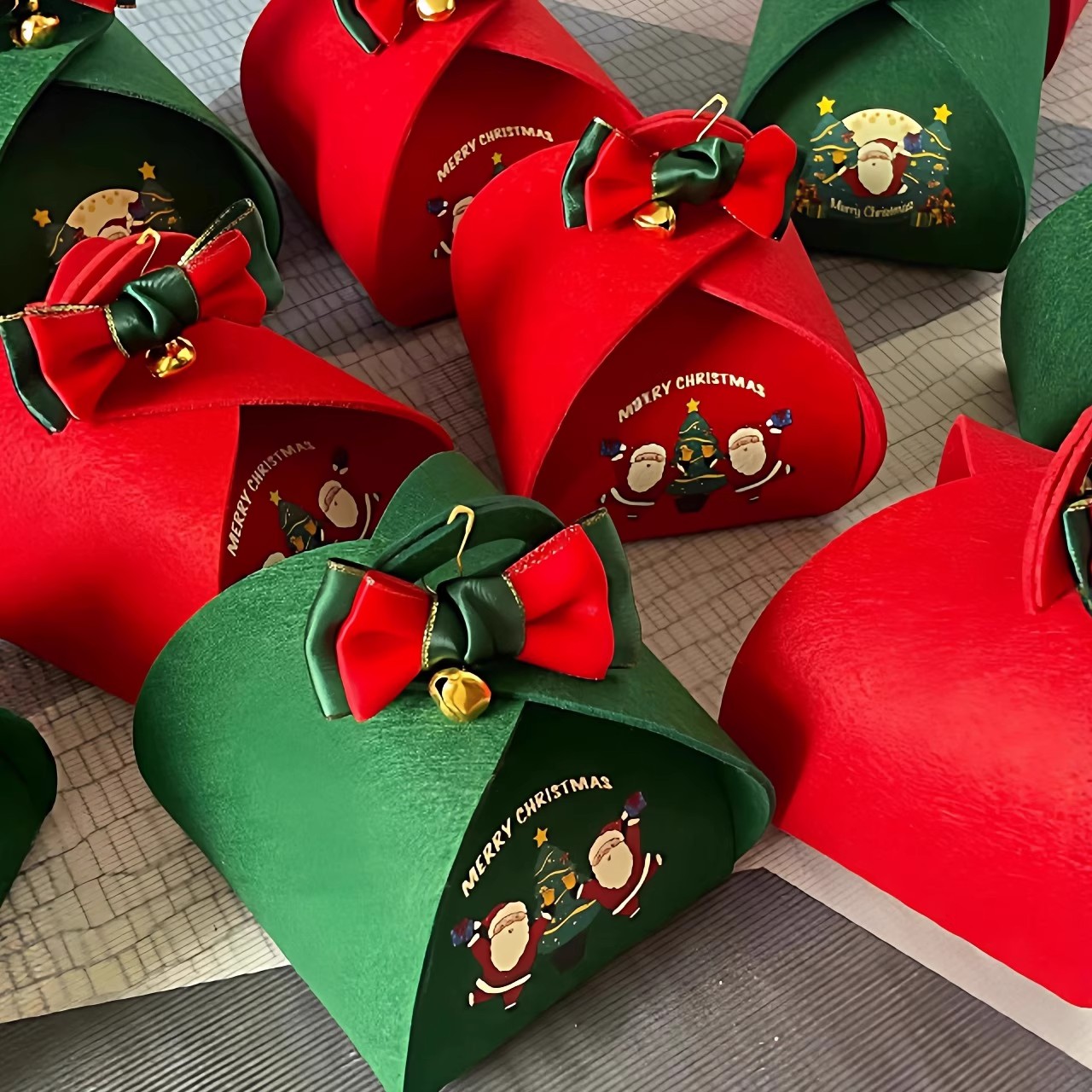 圣诞节礼品袋手提三角包礼物袋平安夜糖果袋蝴蝶结装饰伴手礼定制