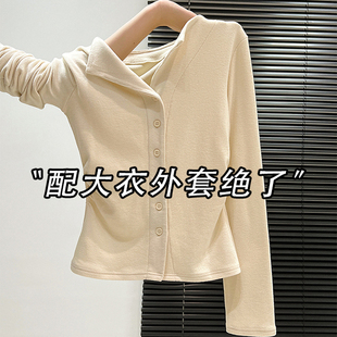 上衣 女2025秋冬穿搭褶皱收腰显瘦v领开衫 太有魅力啦 德绒打底衫