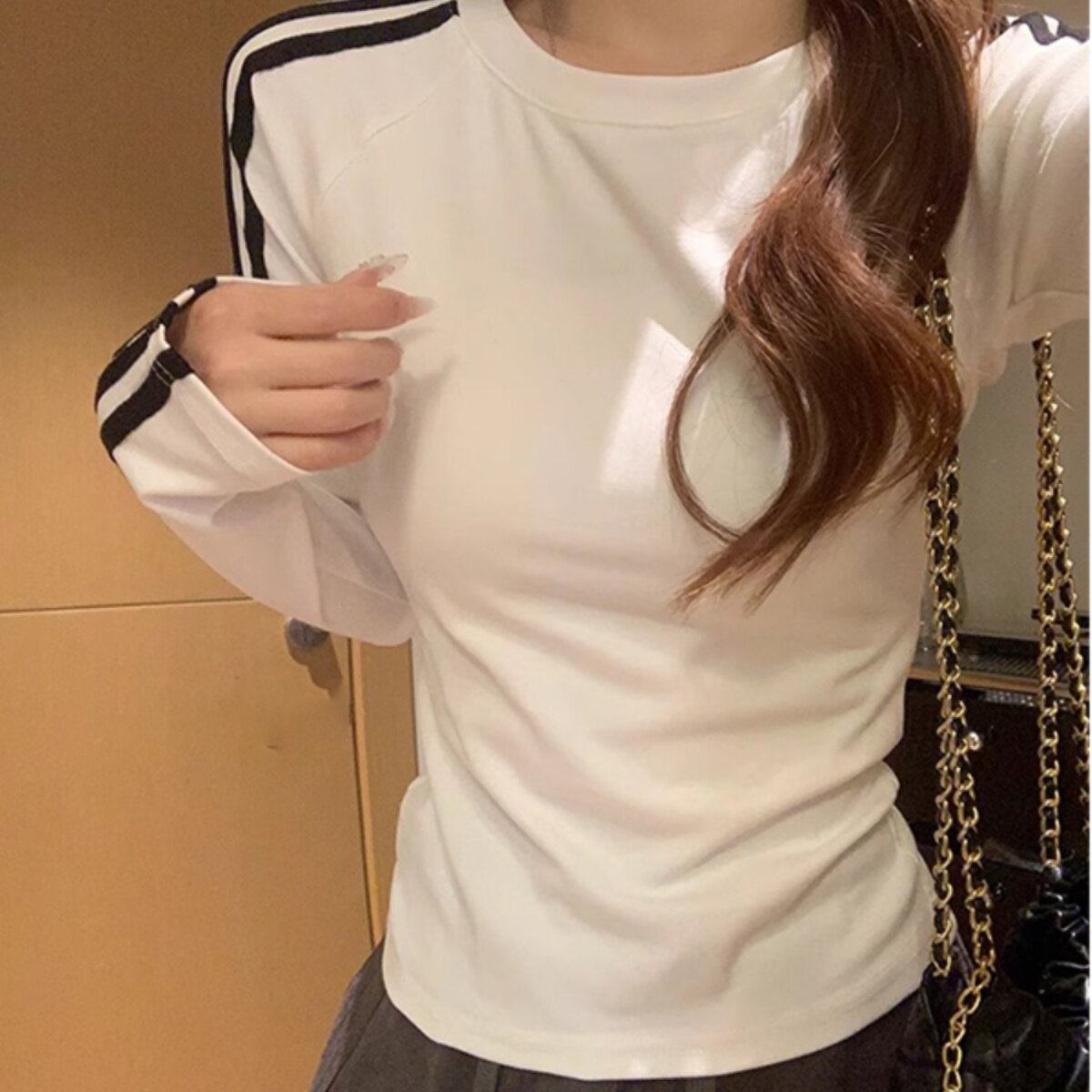 白色条纹打底衫女2026新款秋季修身插肩辣妹风内搭长袖T恤上衣ins