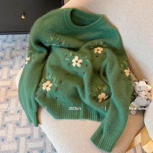 广州十三行女装 绿色手工绣花圆领毛衣女秋温柔软糯洋气套头针织衫