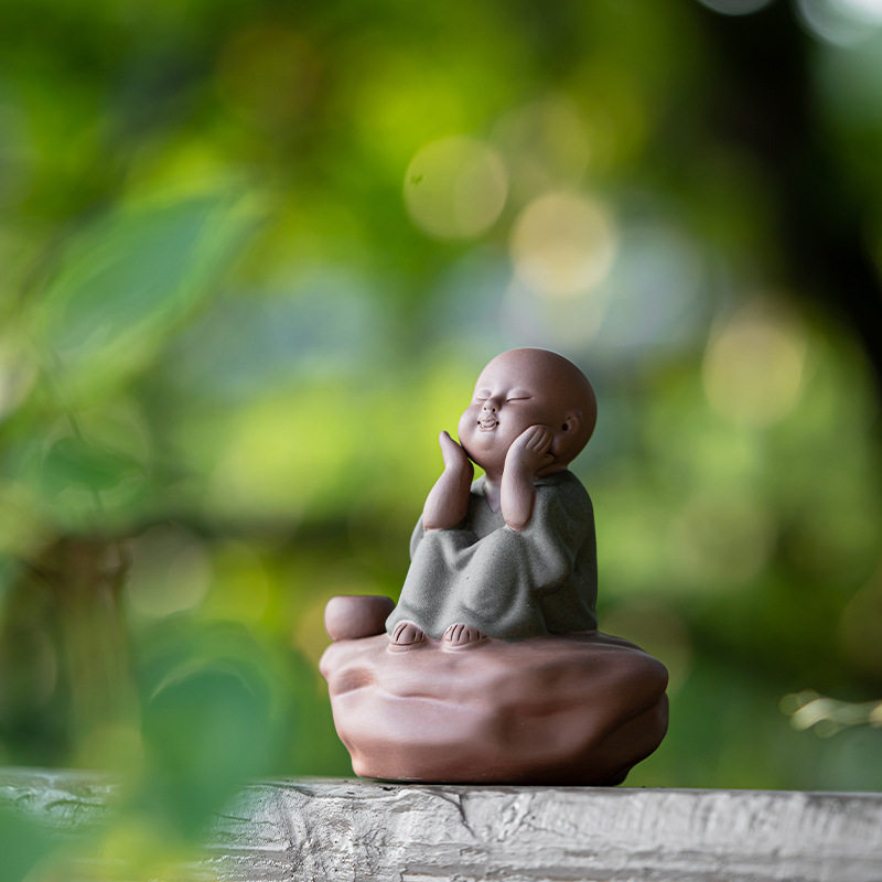 精品紫砂小和尚汽车摆件创意沙弥保平安车载佛珠工艺车内装饰品