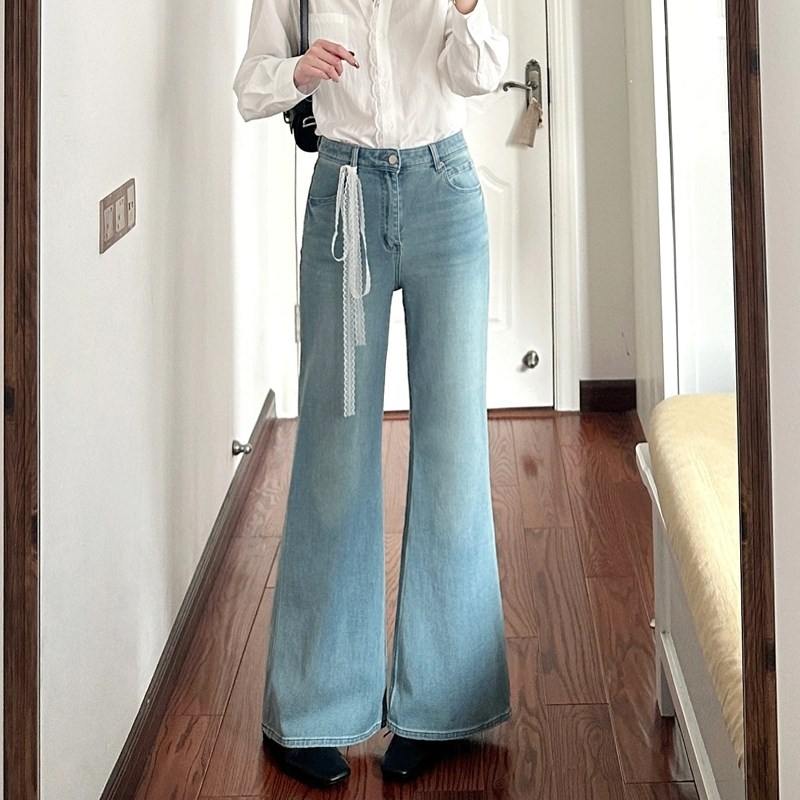 浅蓝色微喇牛仔裤女春季新款胖mm梨形身材高腰显瘦不贴腿喇叭裤子