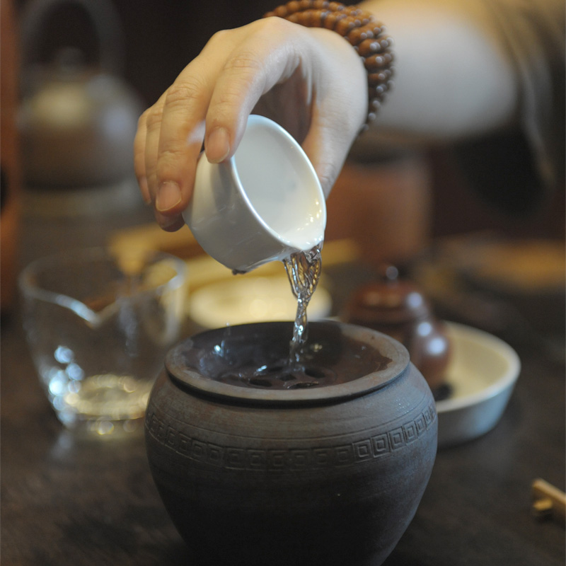 信堂粗陶建水茶渣缸带盖茶洗日式侘寂风干泡水盂茶具茶道家用渣斗