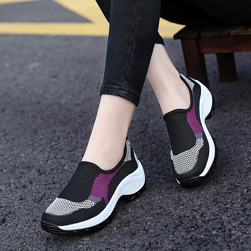 一脚蹬摇摇鞋新款透气网鞋大码A妈妈户外登山鞋女单网休闲运动鞋