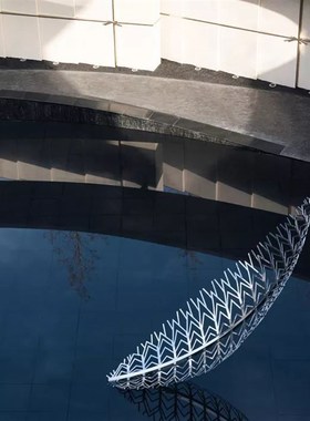 户外不锈钢镜面镂空树叶雕塑园林售楼部营销中心草坪景观装饰摆件