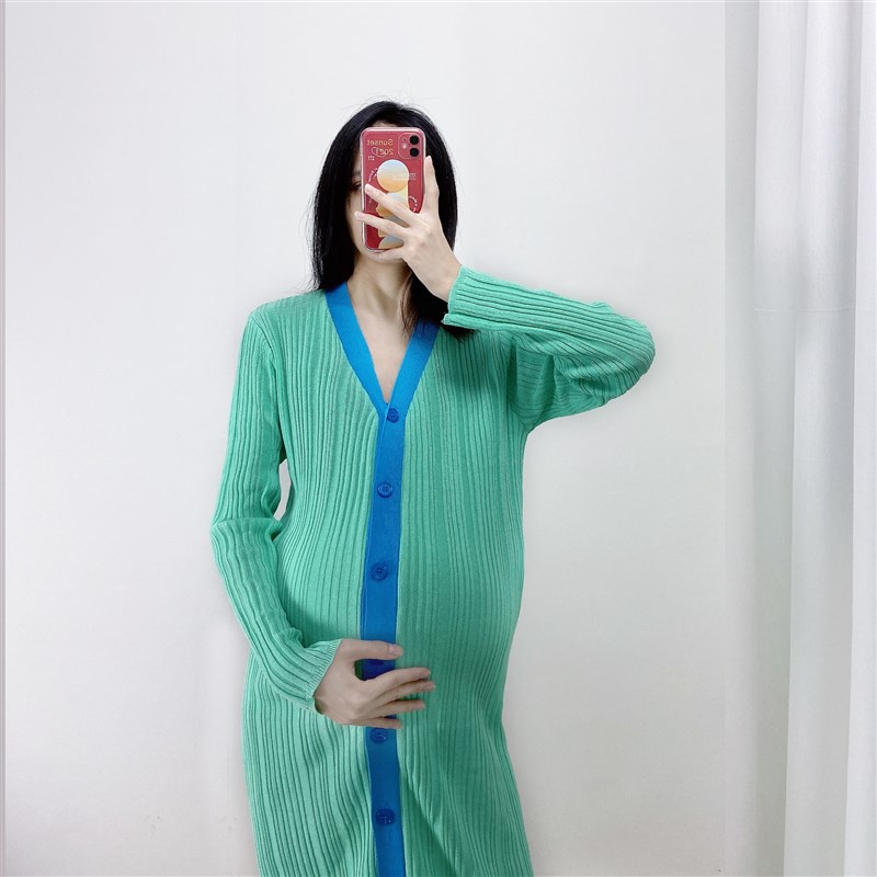 小众设计感秋装孕妇坑条针织连衣裙洋气修身毛衣打底裙绿色潮辣妈