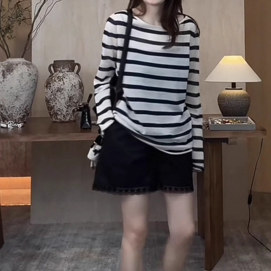 2025 夏季俏皮蕾丝花边黑白色百搭松紧腰显瘦短裤女