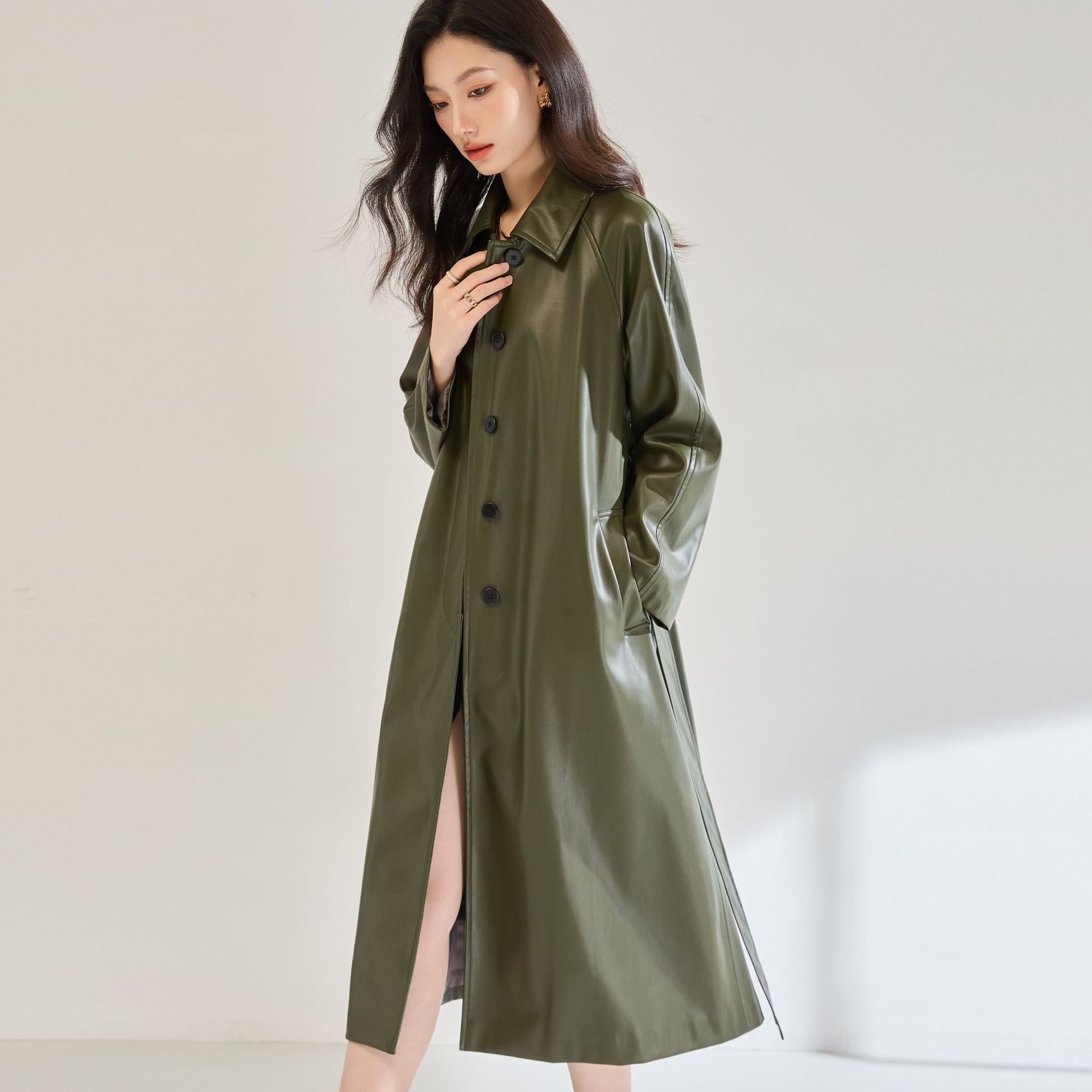 25秋冬新款关门领像风衣的皮衣中长款慵懒风外套油蜡皮衣女22626