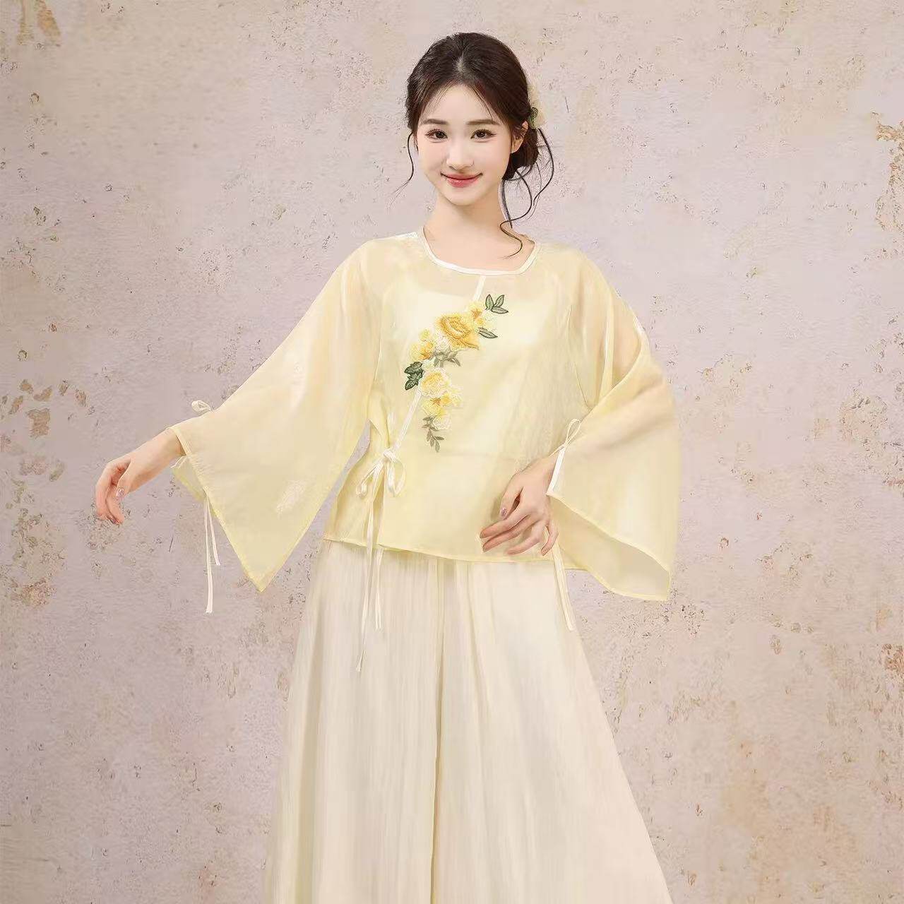 新中式古风淡黄刺绣上衣女古典舞蹈服超仙气飘逸中国风喇叭袖套装