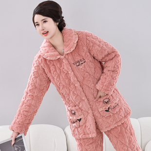 2025年新款秋冬季珊瑚绒睡衣中老年女士加厚加绒三层夹棉妈妈套装