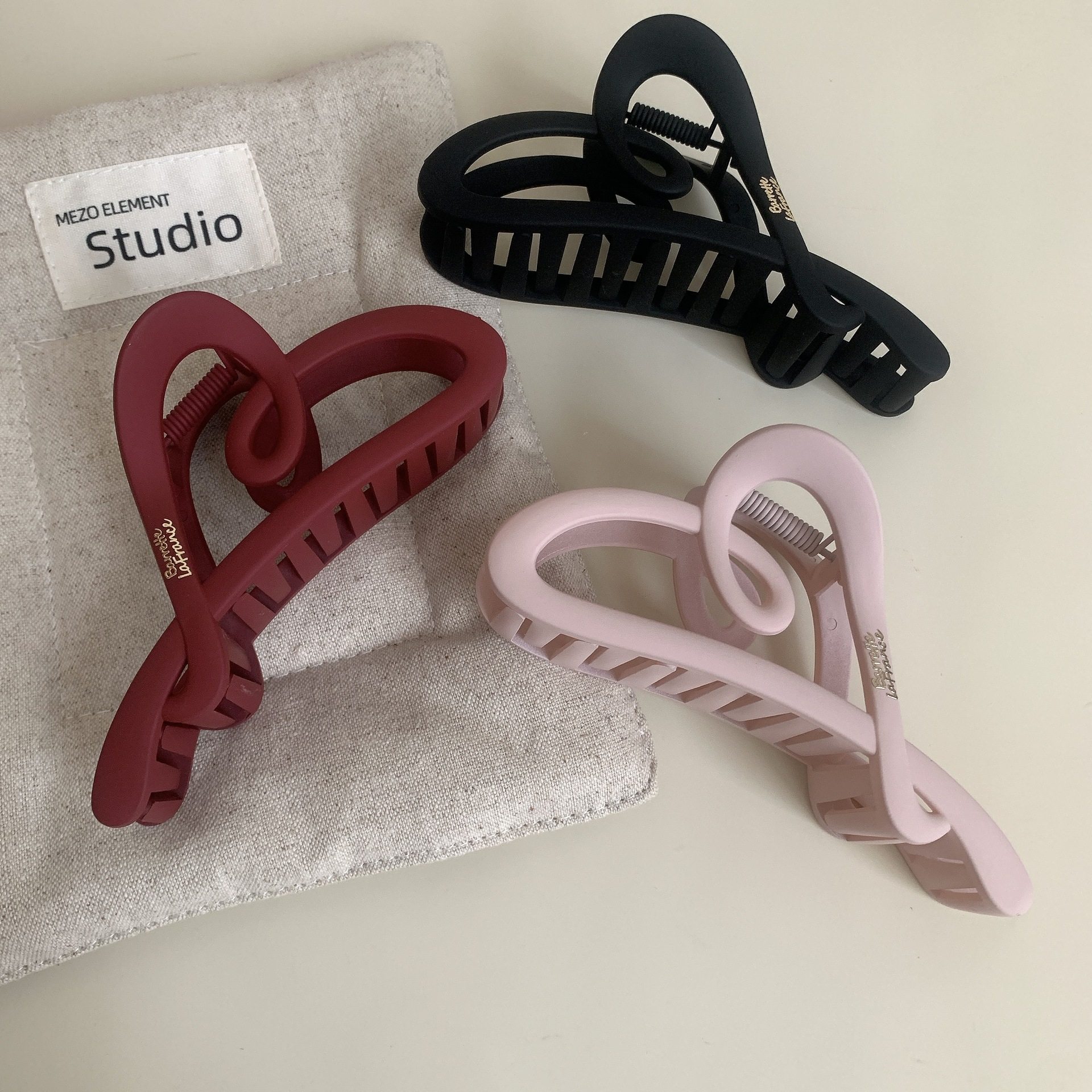 新款夏日抓夹清新糖果色爱心塑料发夹可爱温柔简约百搭鲨鱼夹发饰