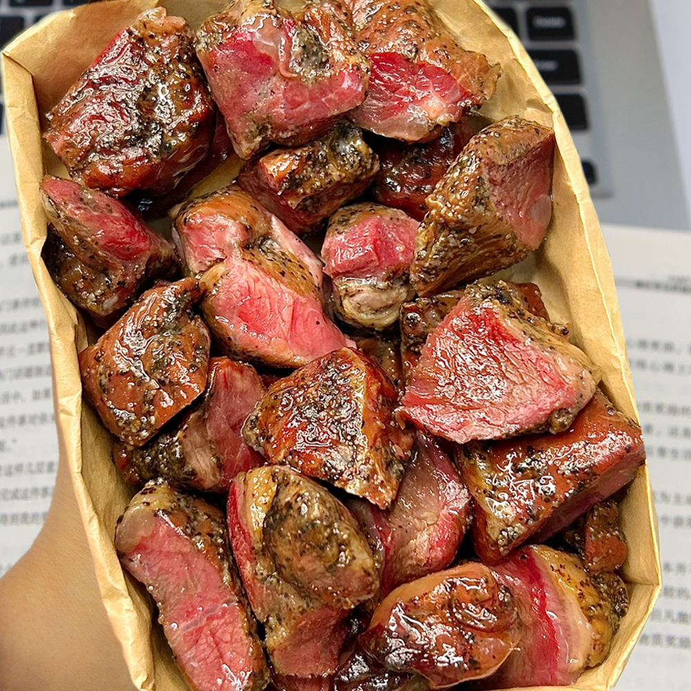 韧而不柴越嚼越香 美式烤牛肉黑胡椒味牛肉粒熟食包装零食莲木叙