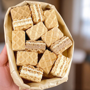 不愧是网友推荐的~熔岩威化饼干酥脆夹心芝士巧克力网红休闲零食