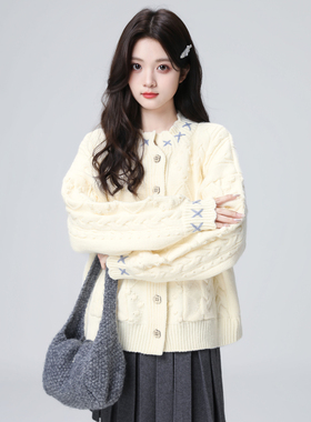 圆领麻花毛衣外套女秋冬2025冬新款宽松慵懒加厚针织开衫外穿上衣