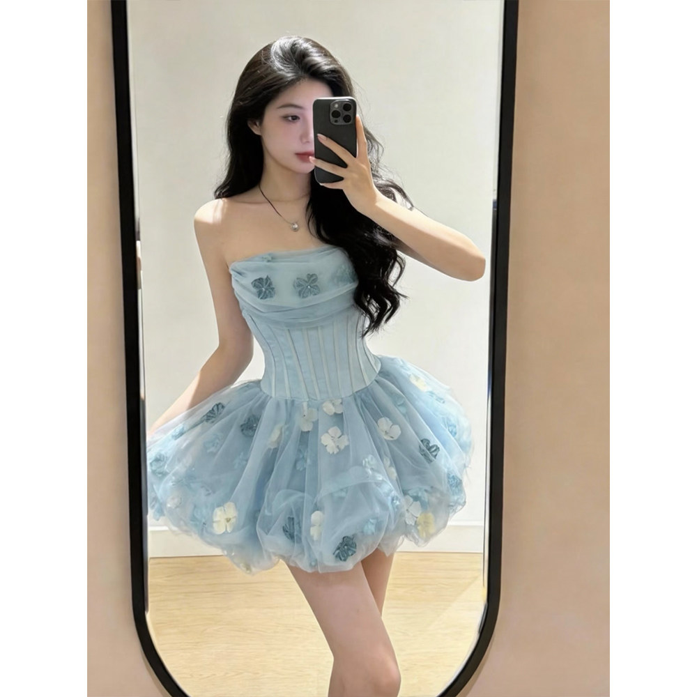 纯欲风甜美少女抹胸连衣裙收腰蓬蓬裙花朵花苞裤套装千金御姐减龄