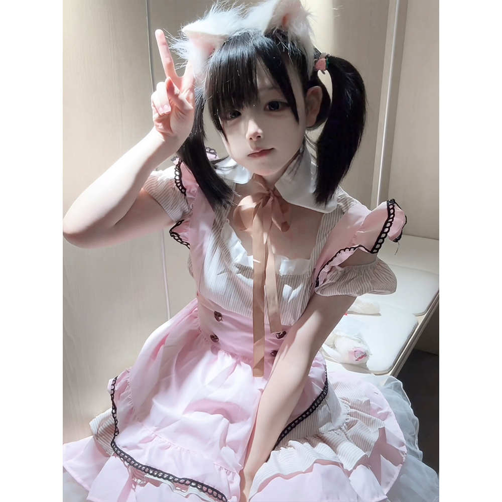 甜美可爱少女COS女仆制服套装