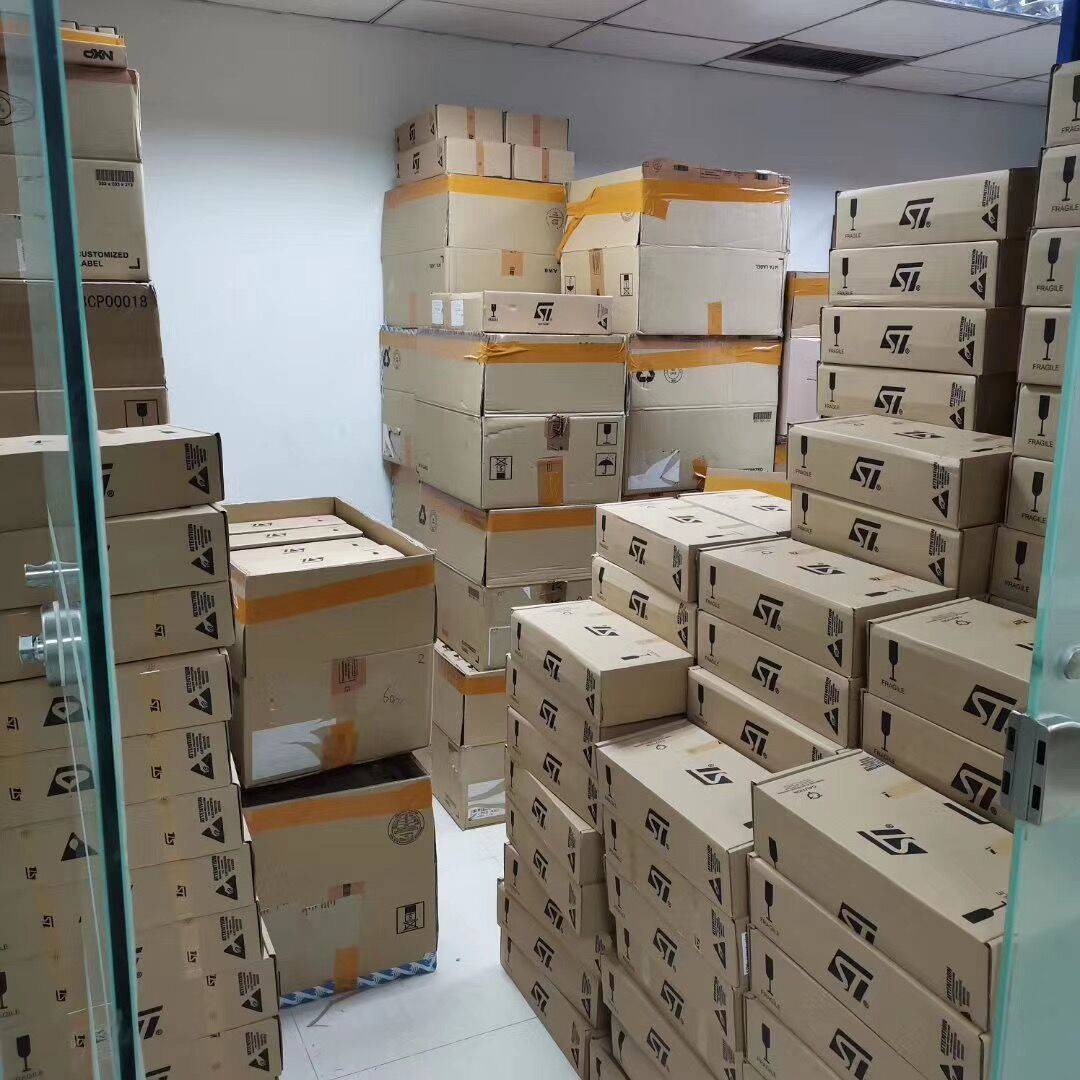 热卖原装 5M160ZE64C5N 封装TQFP64 复杂可编程逻辑器芯片 现货