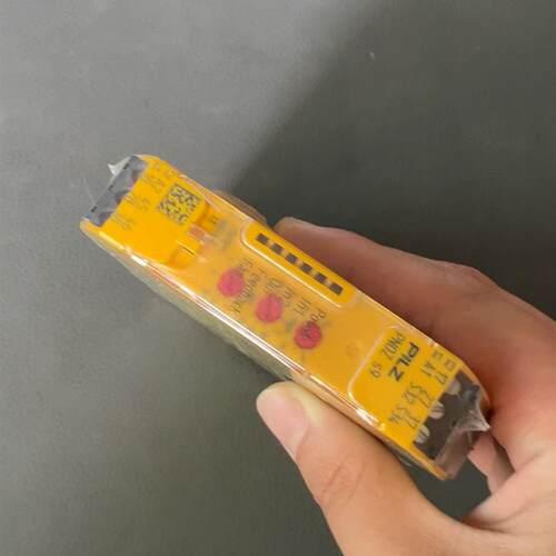 PILZ皮尔兹安全继电器 750109 一台全新未拆封 带