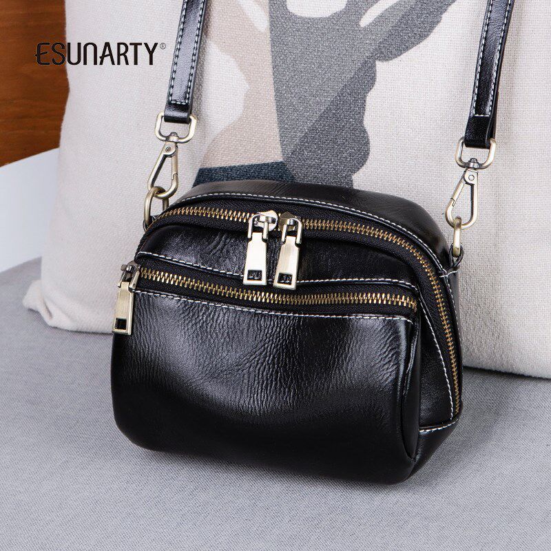 小包包女款2024年新款真皮小圆包休闲女式单肩斜挎包腰包四季通用