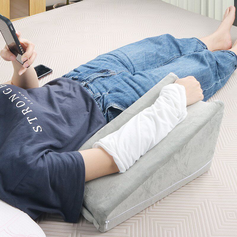 抬手枕头上肢抬高垫术后恢复支撑手臂枕前臂手腕垫V海绵护理三角