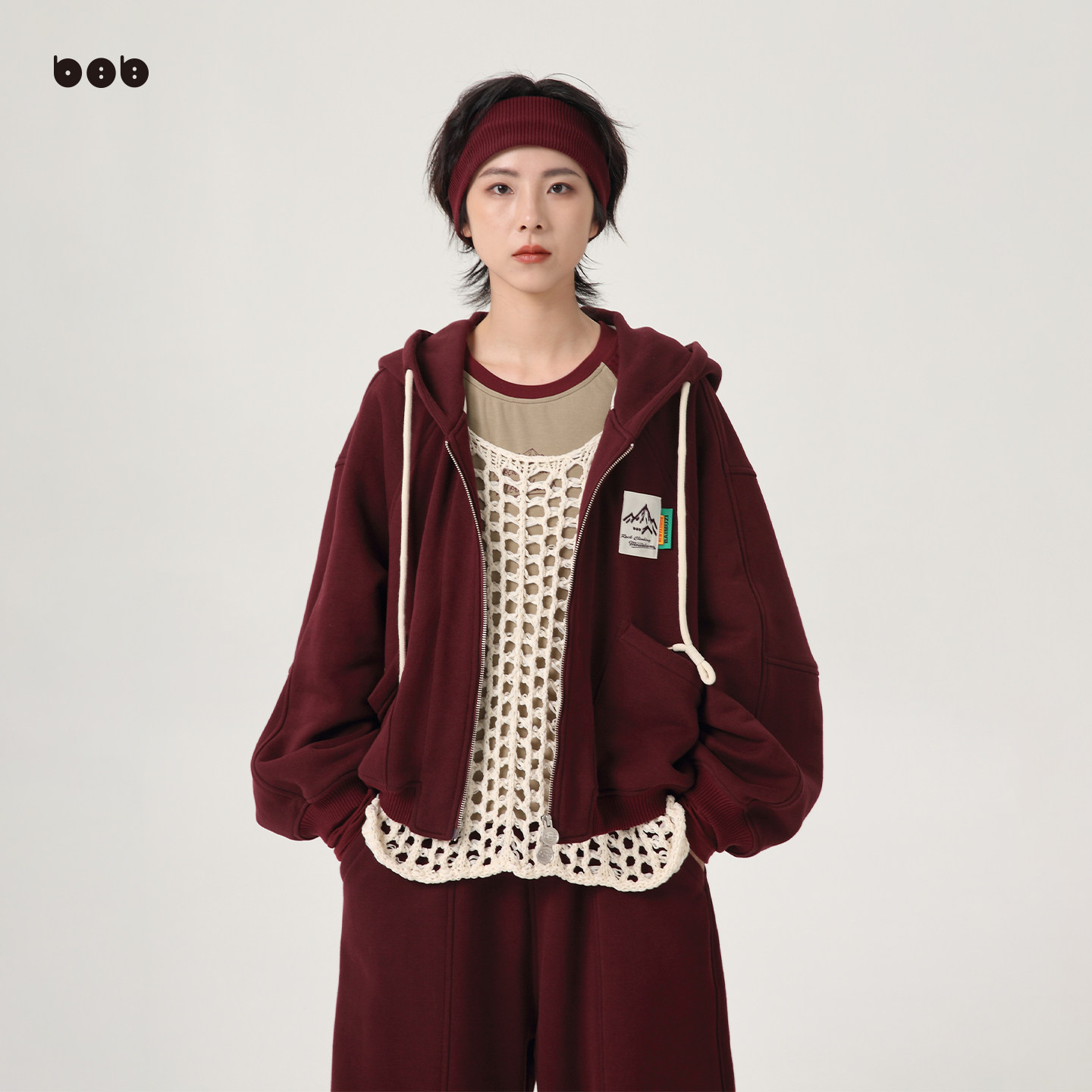 【商场同款】白目自连帽短外套女2025春秋新品运动风宽松卫衣开衫,女装/女士精品,短外套,淘宝优惠券,粉丝福利购,淘宝优惠卷