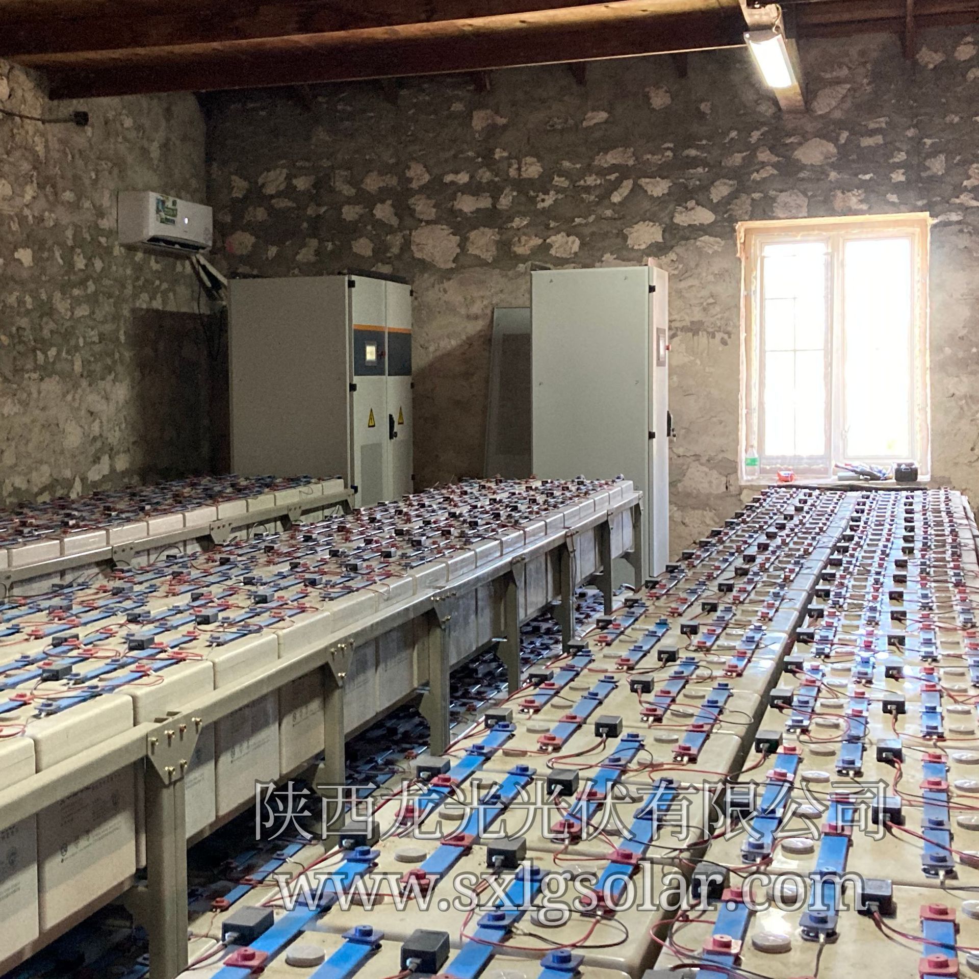 生产光伏储能电站 离网太阳能发电 并离网磷酸铁锂储能系统100kwh