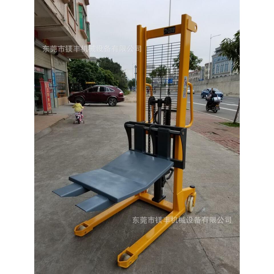 非标卷膜搬运堆车圆形物料装卸升降叉车手动液压卷筒上料车