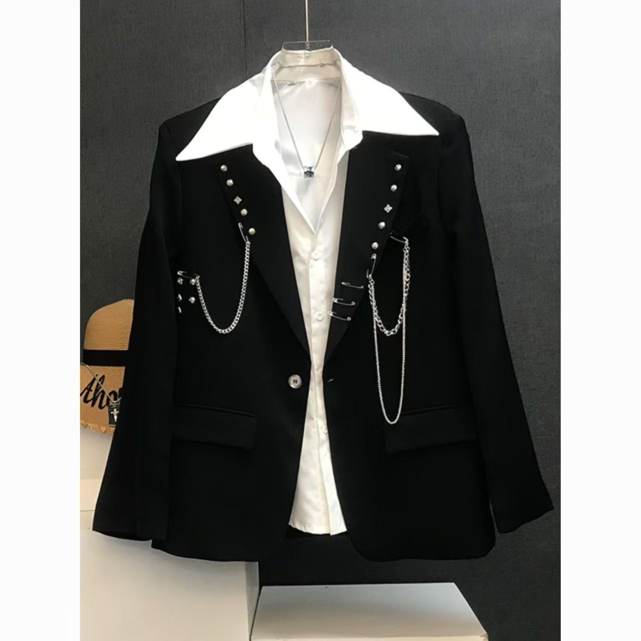 小众设计感链条别针西装外套男士潮牌高级感痞帅韩版潮流休闲西服