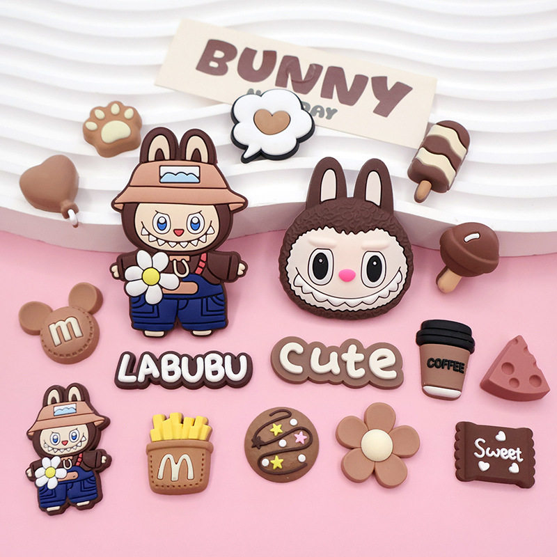 咖色背带裤硅胶贴片水杯装饰收纳盒电动车手工DIY配件风扇,饰品/流行首饰/时尚饰品新,其他DIY饰品配件,淘宝优惠券,粉丝福利购,淘宝优惠卷