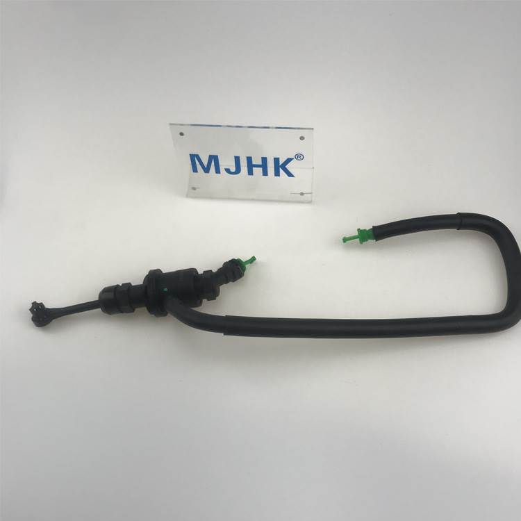 30610-ED500适用于日产骐达塑料离合器总泵30610-1KM0A