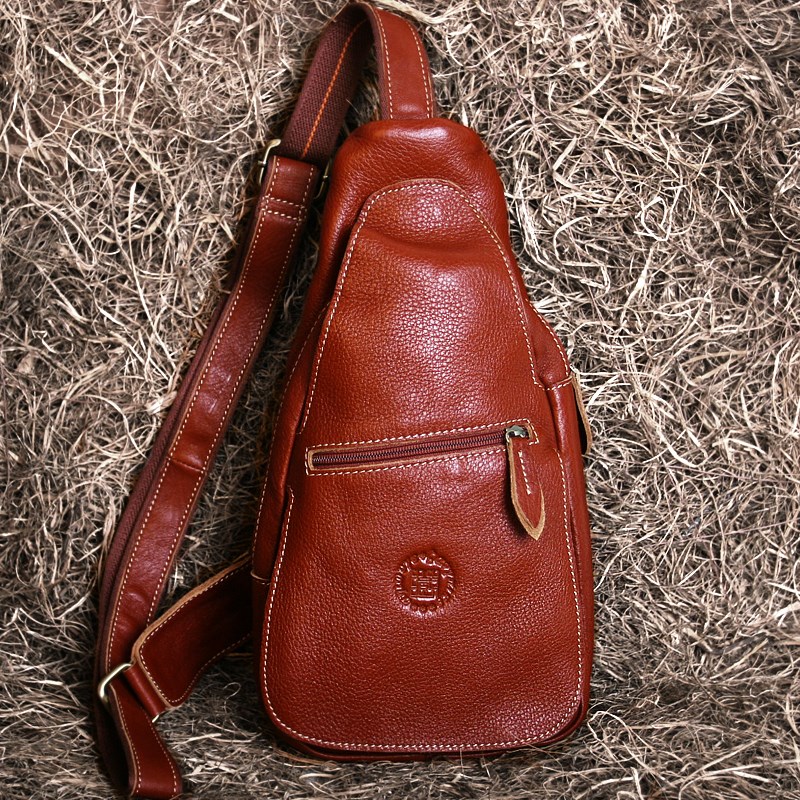 藏皮客真皮胸包女小众头层牛皮棕色男生机车旅行斜挎包休闲斜背包