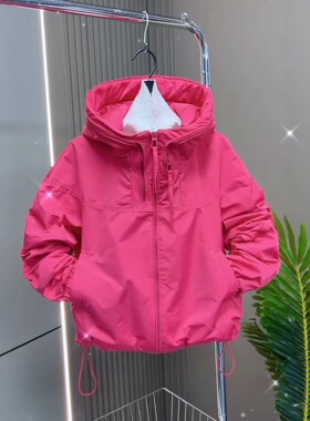 春季潮流时髦百搭休闲连帽外套女2026年网红新款高端连帽宽松上衣