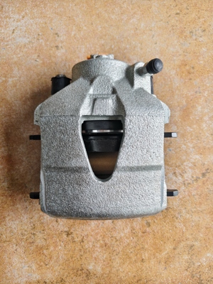 适用于荣威i5/ei5前分泵前轮刹车分泵全新原厂配套制动卡钳刹车钳