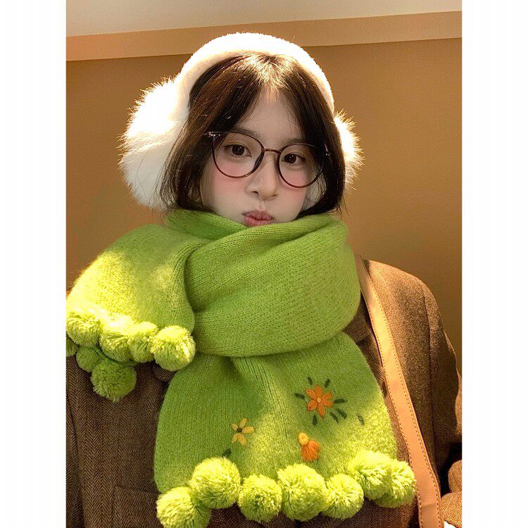 可爱刺绣小花绿色针织围巾女冬季韩系氛围感毛球加厚保暖护颈围脖
