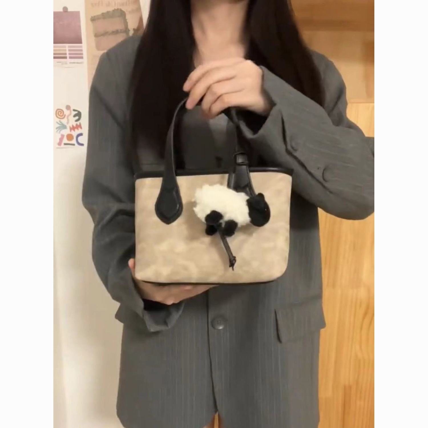 秋冬款精致手提包包女2025新款高级质感小众斜挎包百搭单肩水桶包