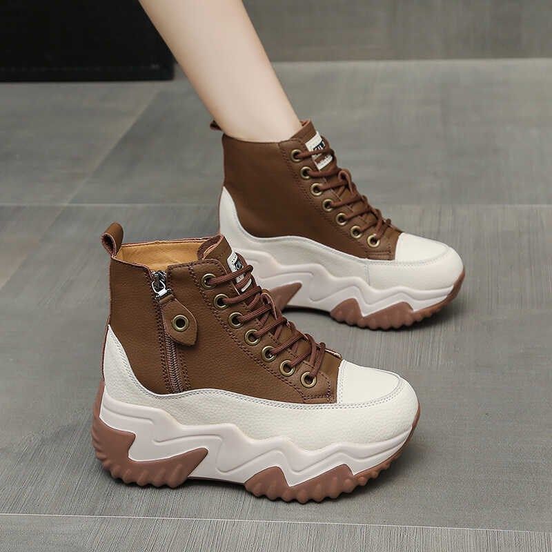 爆款小短靴女2024春秋单靴内增高显脚小个子高帮今年X流行的马丁