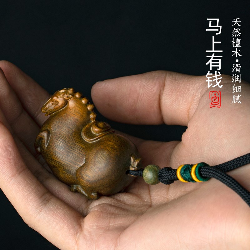 天然绿檀木实木雕刻生肖马上有钱摆件文玩手把件家居装.饰品工艺