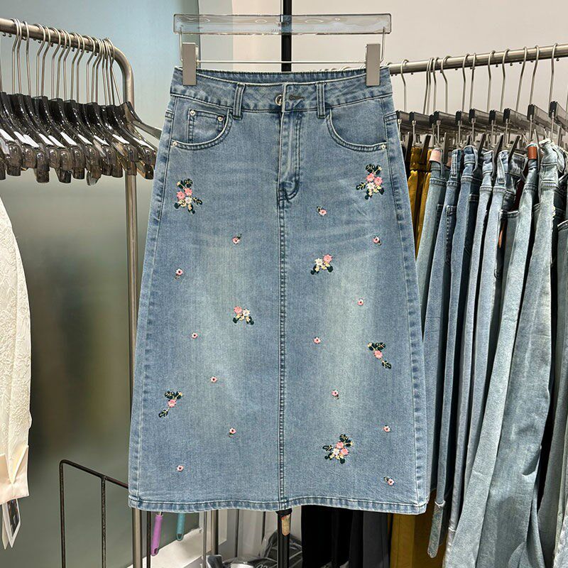 300斤胖mm大码刺绣开叉牛仔半身裙女夏季复古裙子显瘦休闲a字半裙