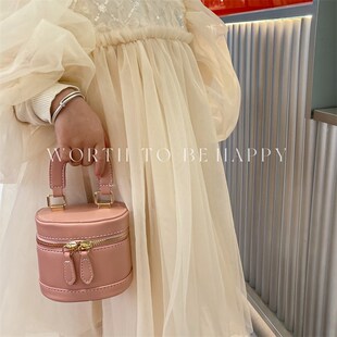 时尚韩版粉色斜挎小包包少女单肩包包2023新款潮纯色水桶包女童包