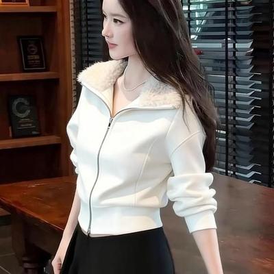 2025巨好看的加绒加厚外套女冬季新款流行爆款高端小资减龄上衣潮