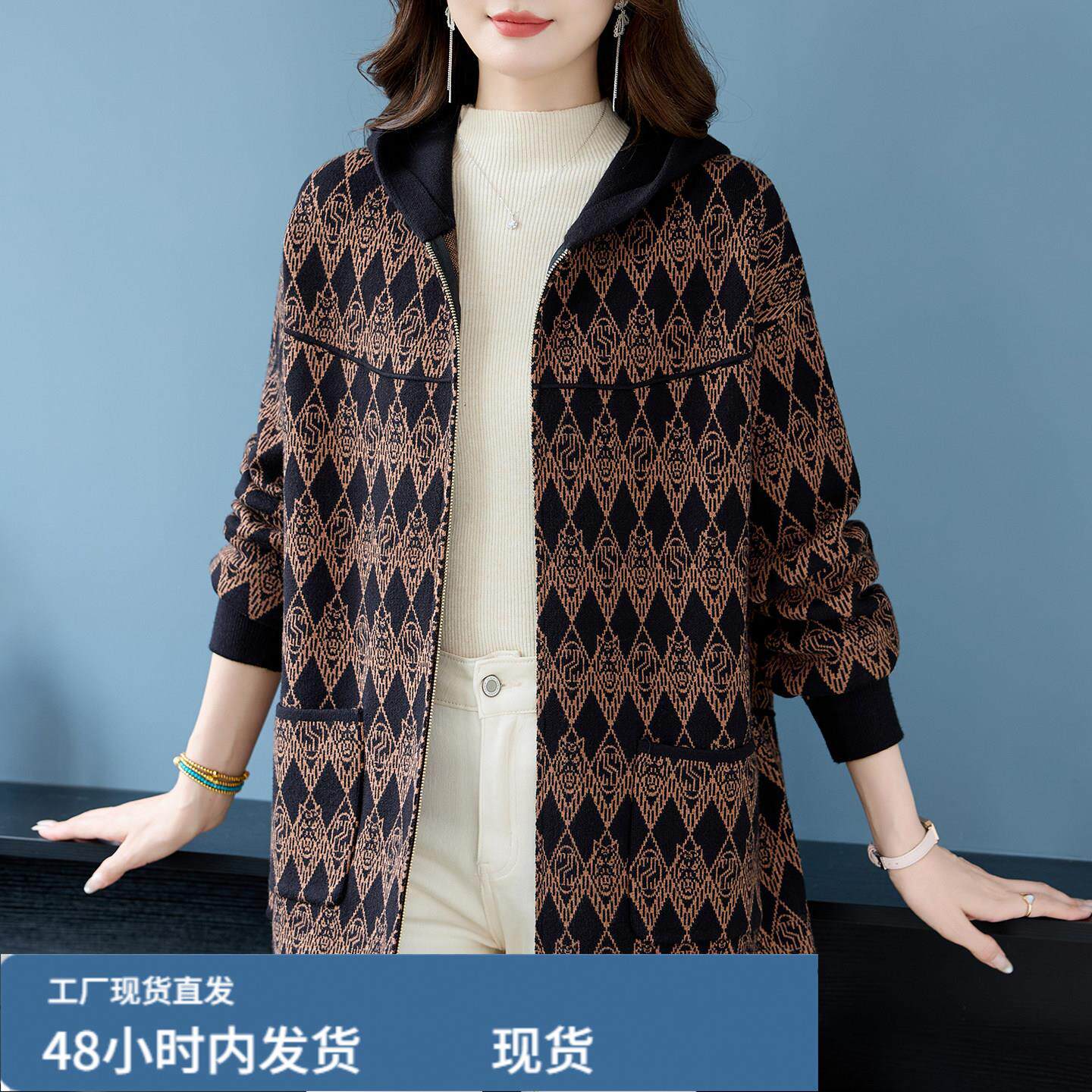 秋冬季连帽拉链开衫女厚中老年妈妈羊芼呢真帜中长款大码遮肚外套