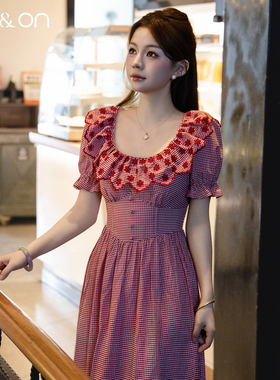 ON＆ON/安乃安2026春季新款法式复古荷叶领减龄收腰显瘦连衣裙