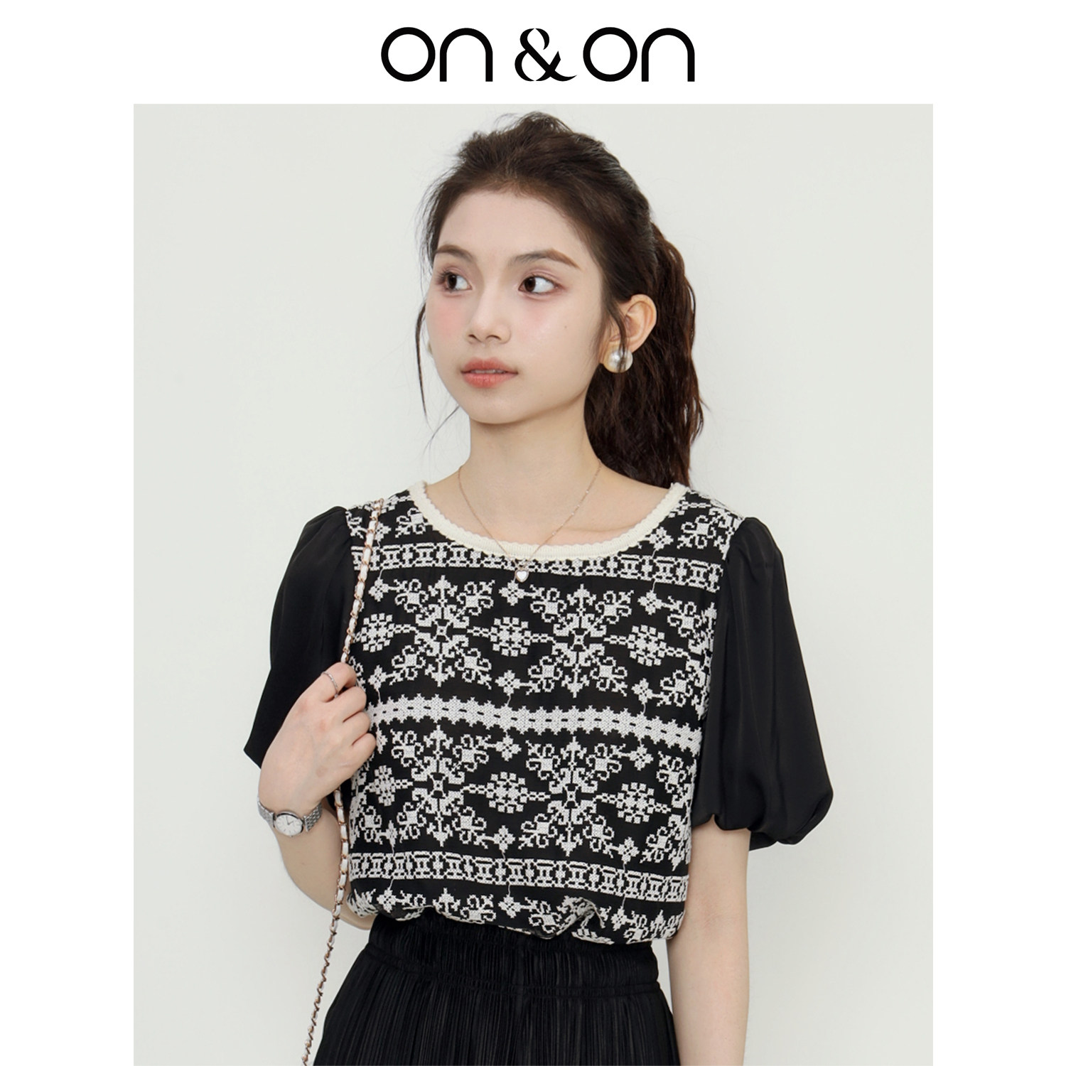 ON＆ON/安乃安夏季新款圆领泡泡袖气质短款提花高端缎面短袖上衣