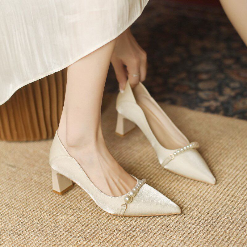 极速法式小众设计感气质珍珠高跟B鞋不累脚伴娘新娘婚鞋尖头粗跟