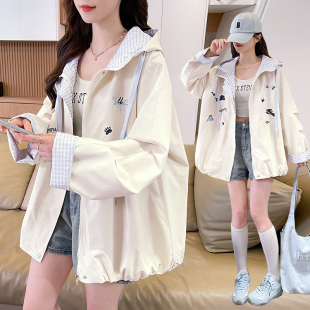 短款风衣外套女2026新款秋季15初中学生13少女12岁大童冲锋衣夹克