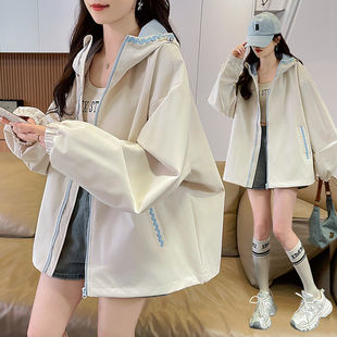 初中生春秋外套女2026新款宽松连帽风衣女大童冲锋衣高中学生上衣